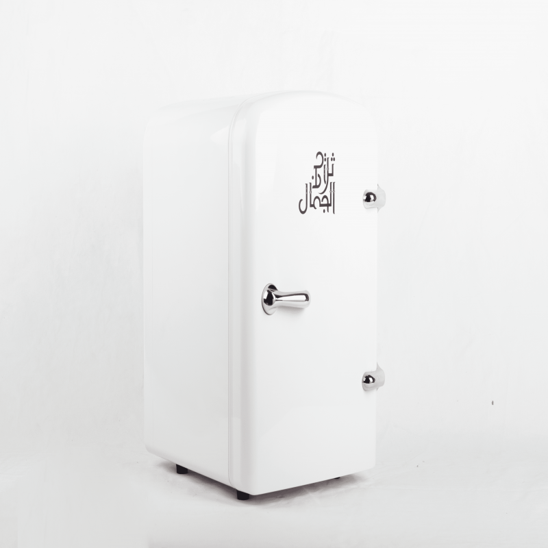 ثلاجة بيضاء صافية 4 لتر
