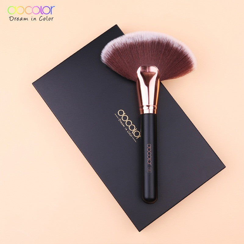 فرشاة مكياج من Docolor Model Fan Brush