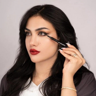 هارتس - قلم محدد العيون السوداء 01